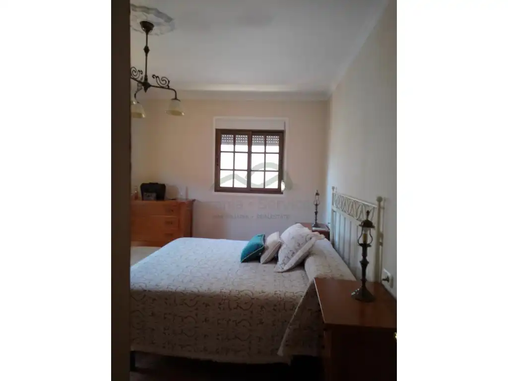Dormitori de Casa o xalet en venda en El Burgo