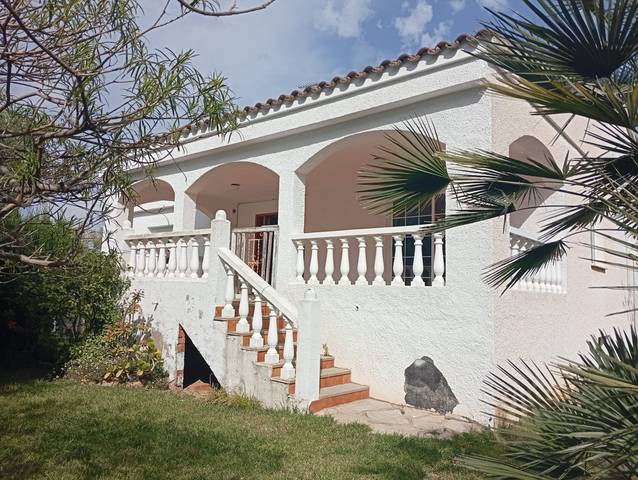 Casa-chalet en Venta en Carrer dels Xipres en El Balcó - Jaume I