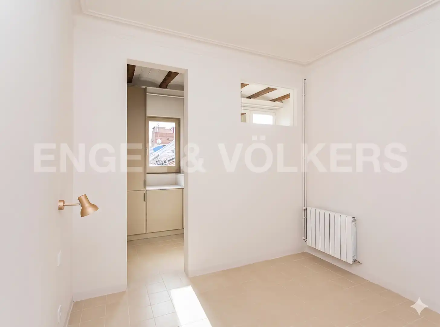 Flat for sale in Barcelona  with Air Conditioner, Heating and Balcony