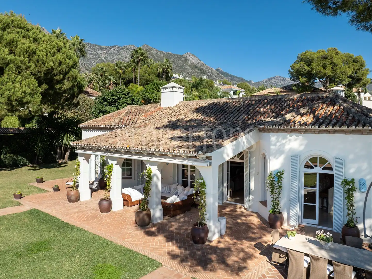 Exterior view of Houses for sale in Marbella