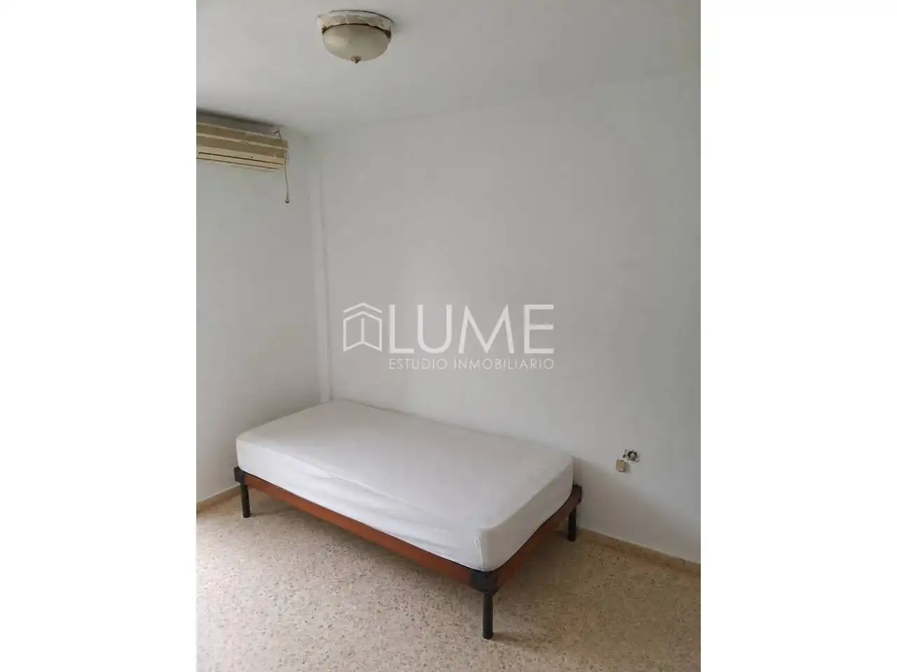 Houses for sale in Sevilla  with Air Conditioner and Community pool