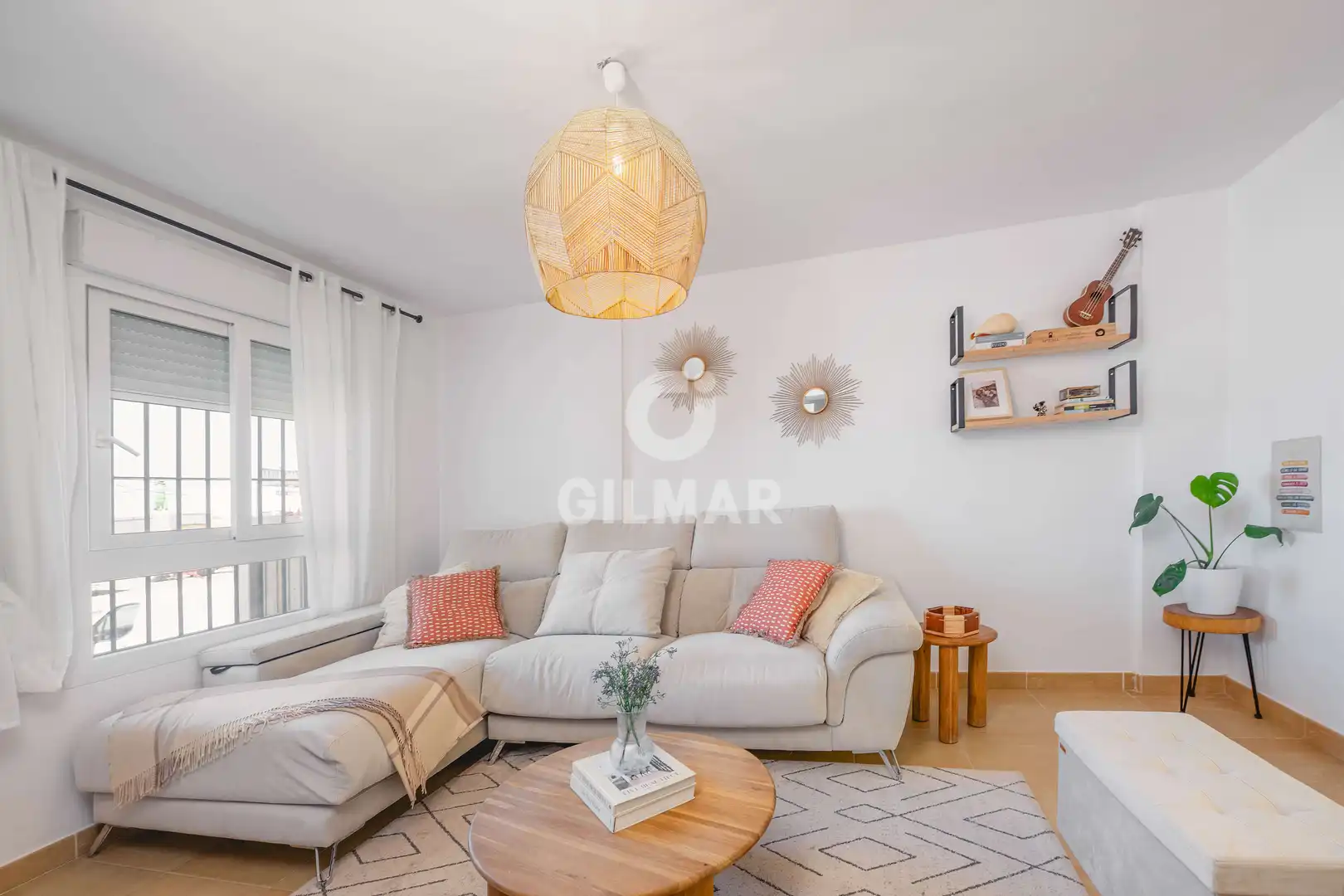 Wohnzimmer von Einfamilien-Reihenhaus zum Verkauf in Tarifa mit Heizung, Privatgarten und Schwimmbad