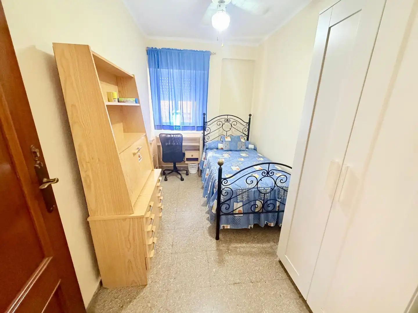 Schlafzimmer von Wohnung zur Miete in Málaga mit Klimaanlage, Heizung und Terrasse