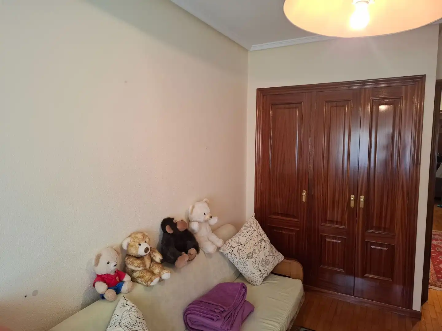 Dormitori de Apartament en venda en Ourense Capital  amb Calefacció, Traster i Moblat