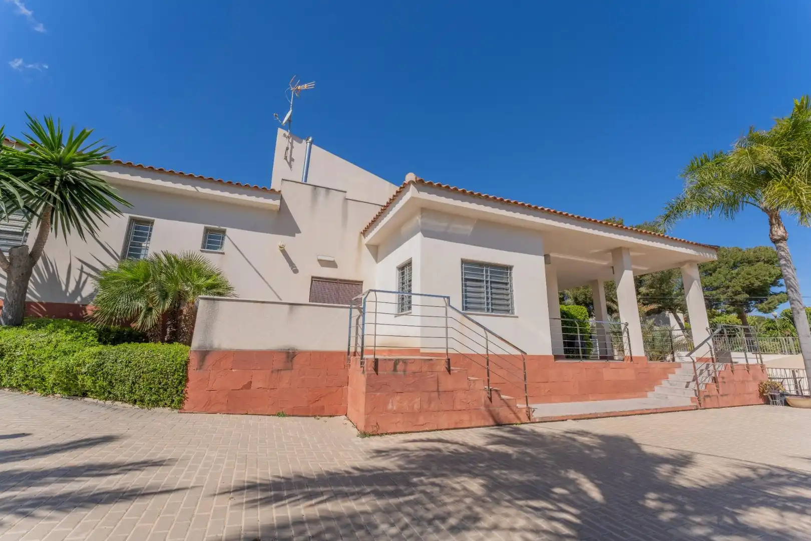 Vista exterior de Casa o chalet en venta en Elche / Elx con Aire acondicionado, Calefacción y Jardín privado