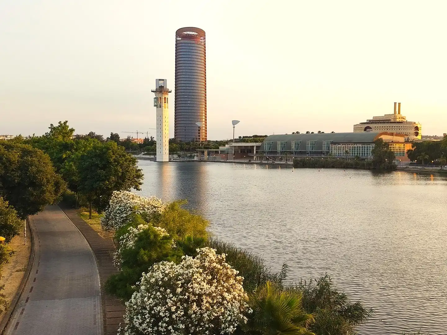 Vista exterior de Pis en venda en Sevilla amb Aire condicionat, Calefacció i Traster
