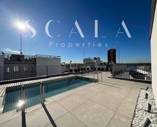 Swimming pool of Flat to rent in  Madrid Capital  with Air Conditioner, Heating and Swimming Pool