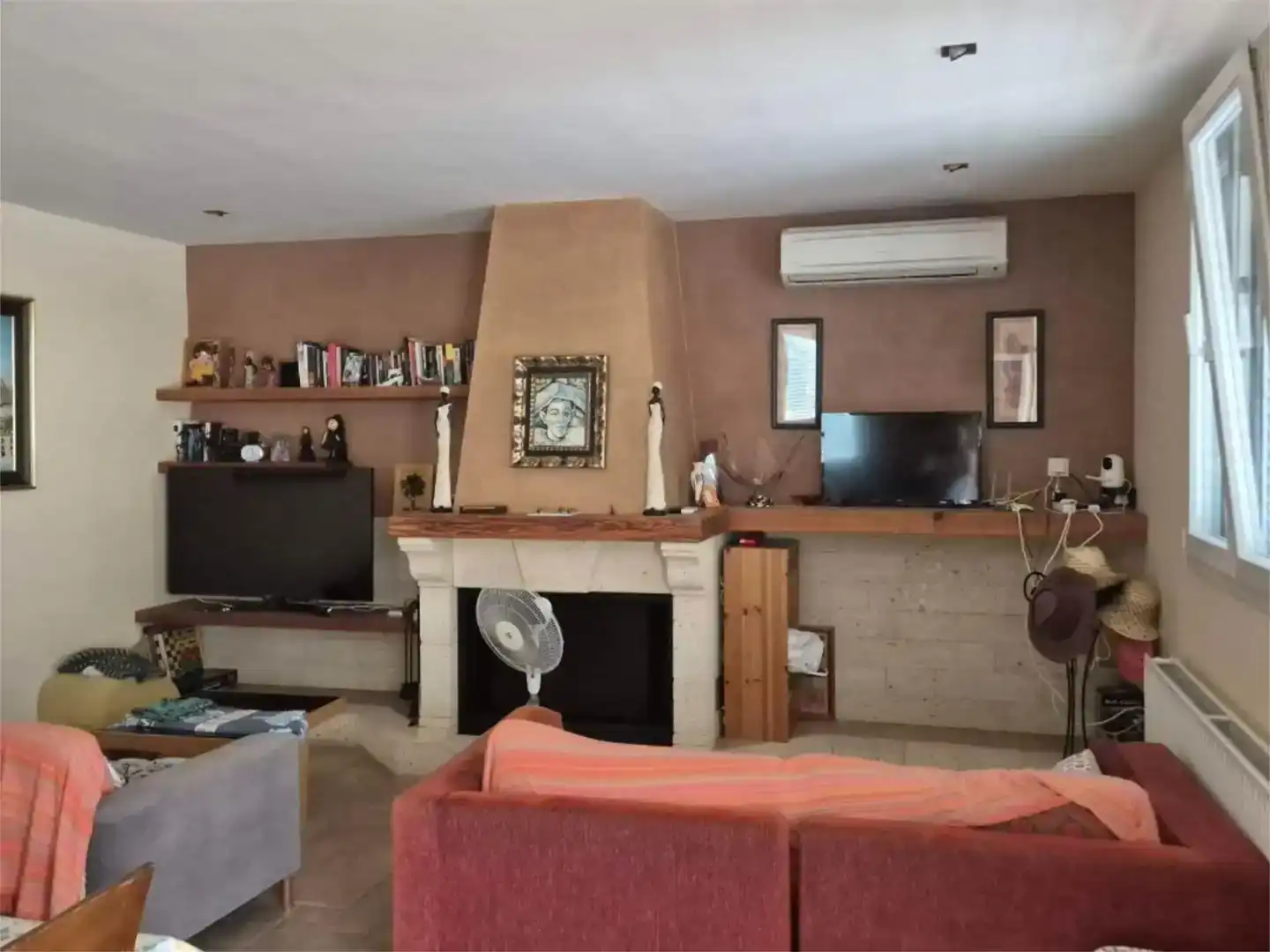 Sala d'estar de Casa o xalet en venda en Cocentaina amb Aire condicionat, Jardí privat i Traster