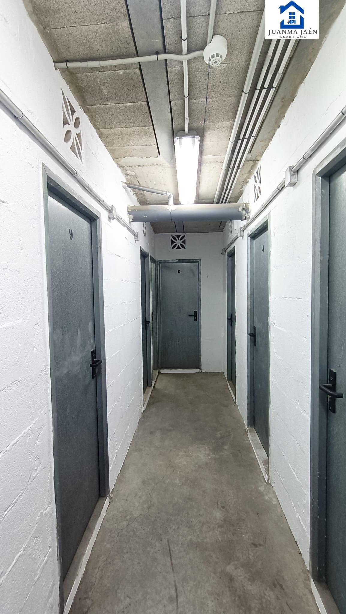 Box room for sale in San Fernando
