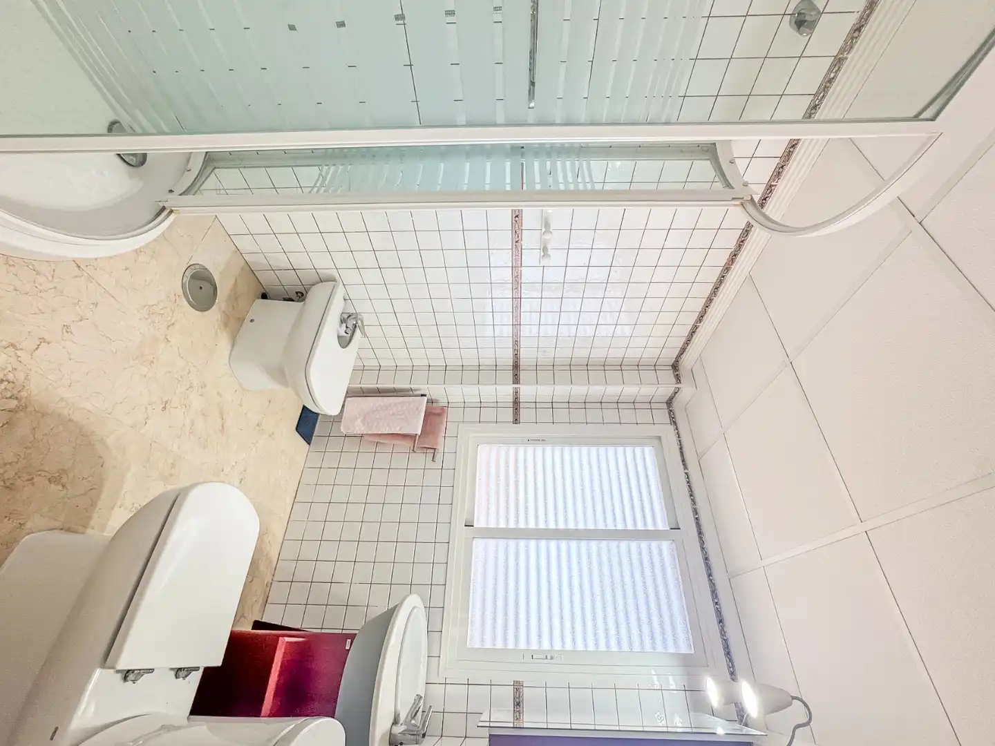 Baño de Dúplex de alquiler en Santa Pola con Terraza, Trastero y Piscina