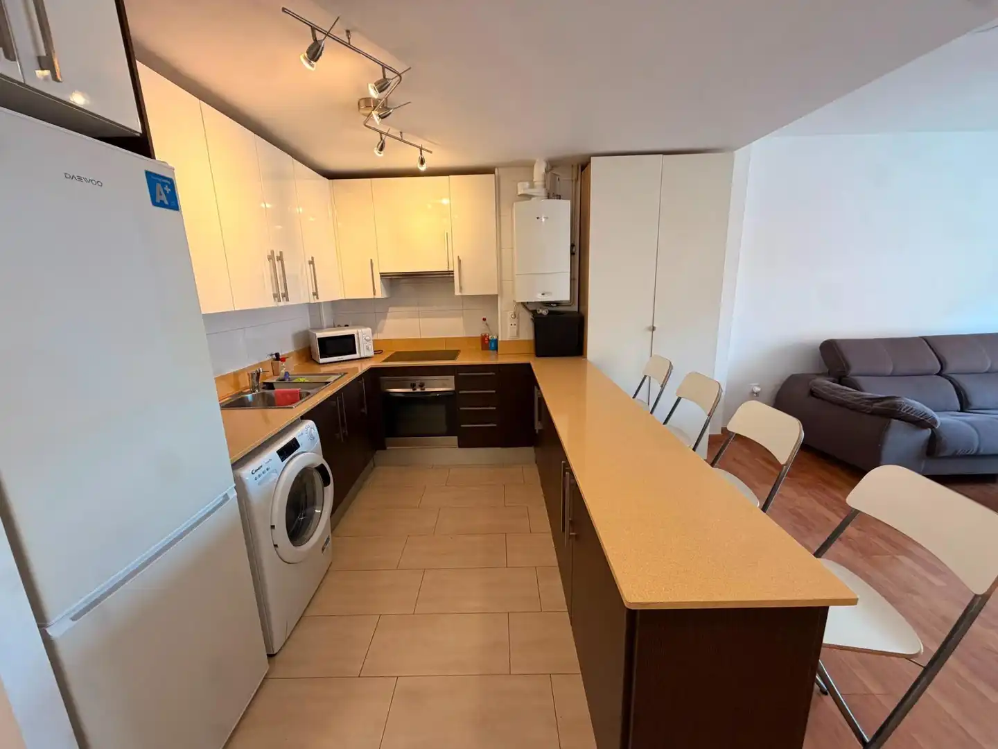 Cocina de Piso en venta en Pineda de Mar con Calefacción, Parquet y Balcón
