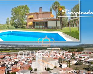 Vista exterior de Casa o xalet en venda en Traspinedo amb Terrassa i Piscina