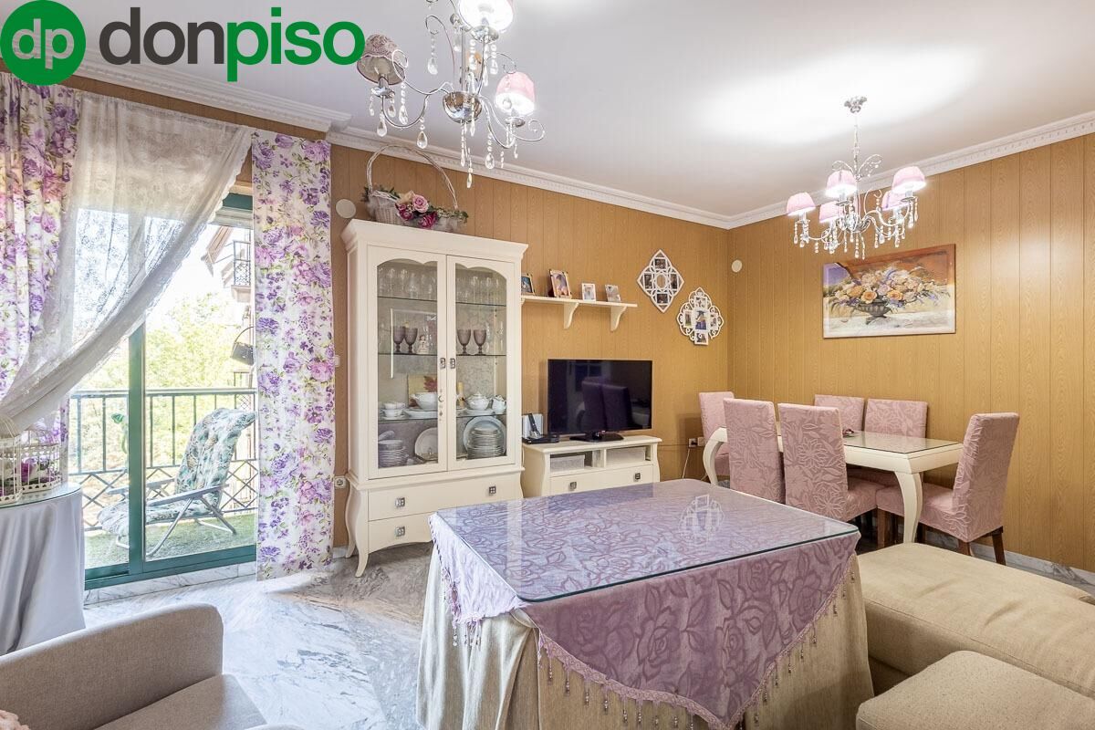 Comedor de Piso en venta en  Granada Capital con Aire acondicionado y Terraza