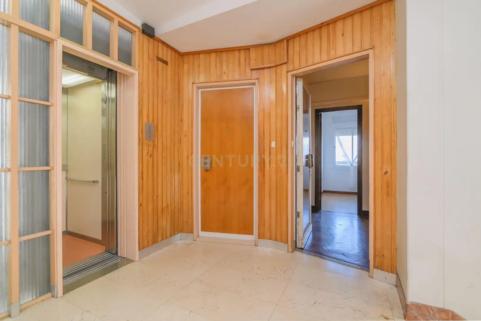 Wohnung zum Verkauf in Barcelona mit Klimaanlage, Ofen und Mikrowelle