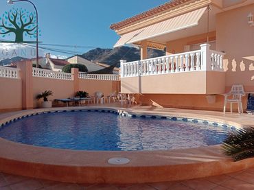 Villa mit Pool zum Verkauf in Calle CALA ABIERTA 10
