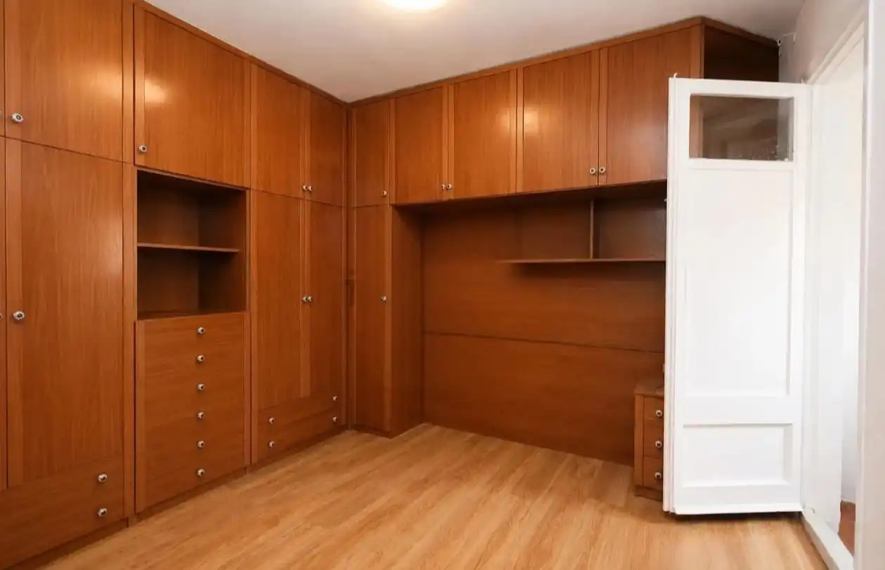 Habitación de Piso en venta en L'Hospitalet de Llobregat con Terraza y Balcón