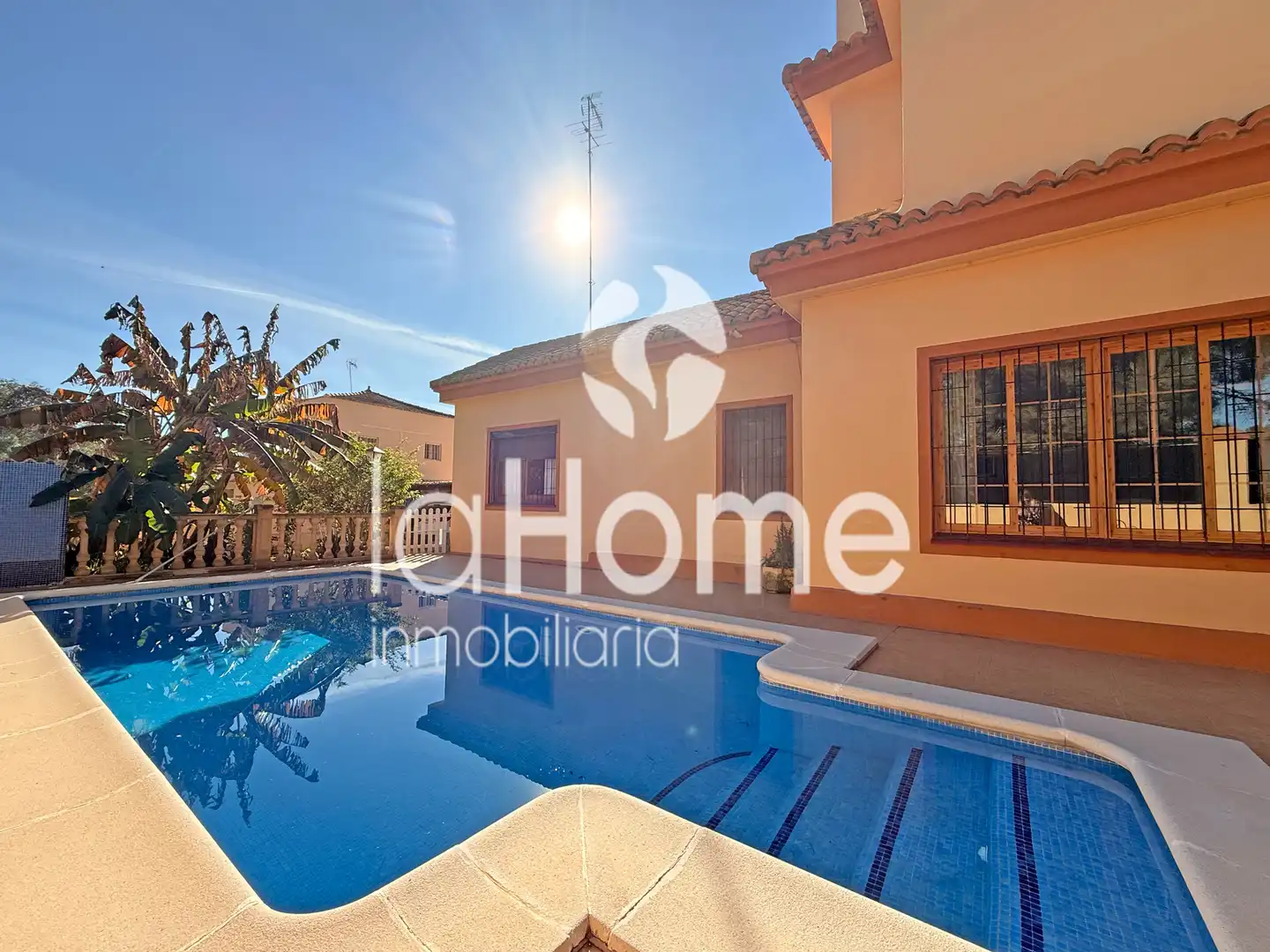 Vista exterior de Casa o chalet en venta en Paterna con Aire acondicionado, Jardín privado y Parquet