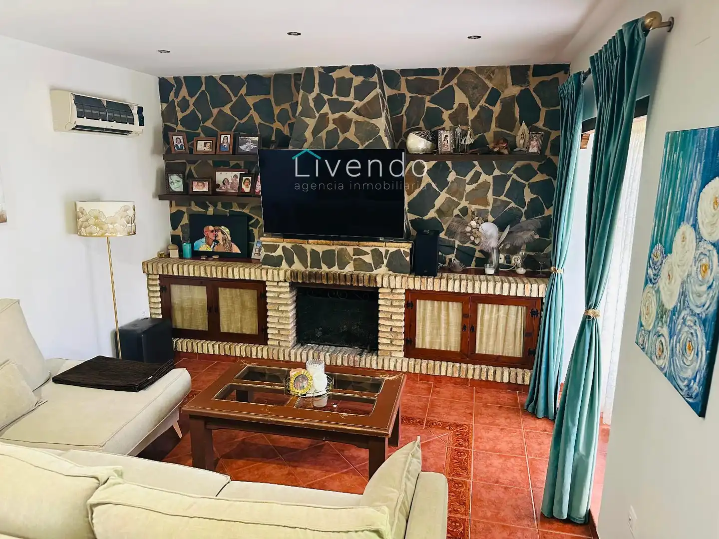 Living room of Houses for sale in Chiclana de la Frontera  with Air Conditioner and Swimming Pool
