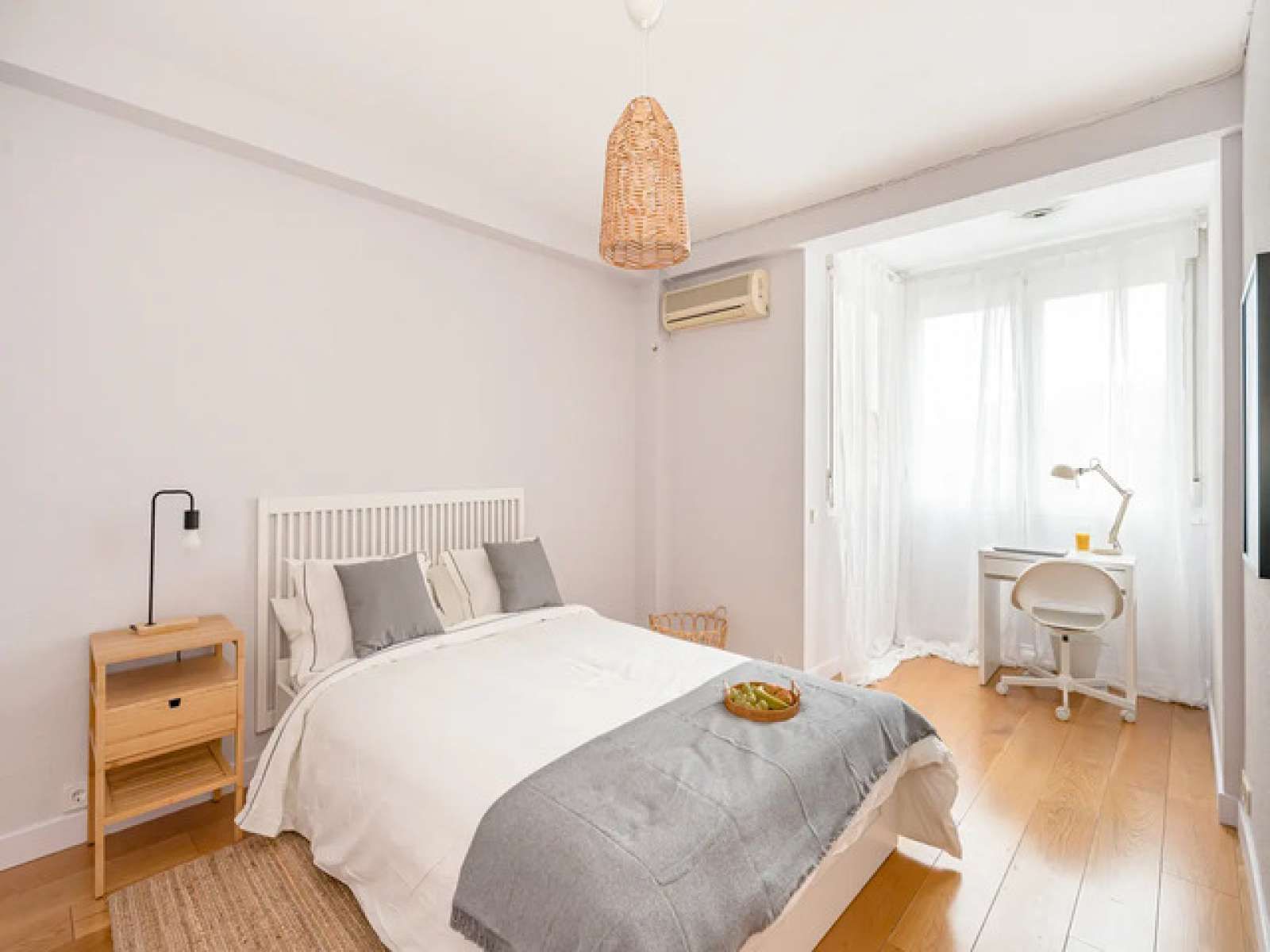 Flat to share in Estrella