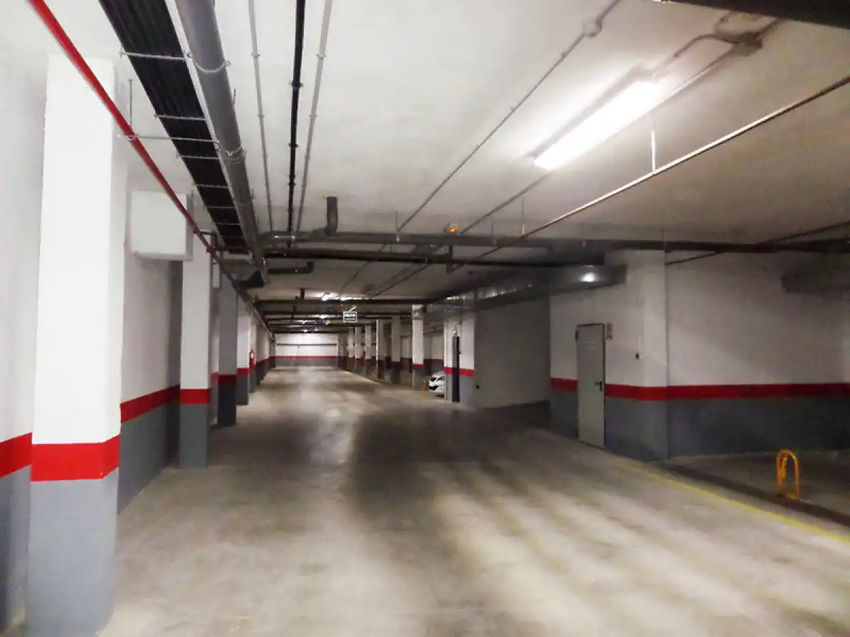 Parkplatz von Garage zum Verkauf in Elche / Elx