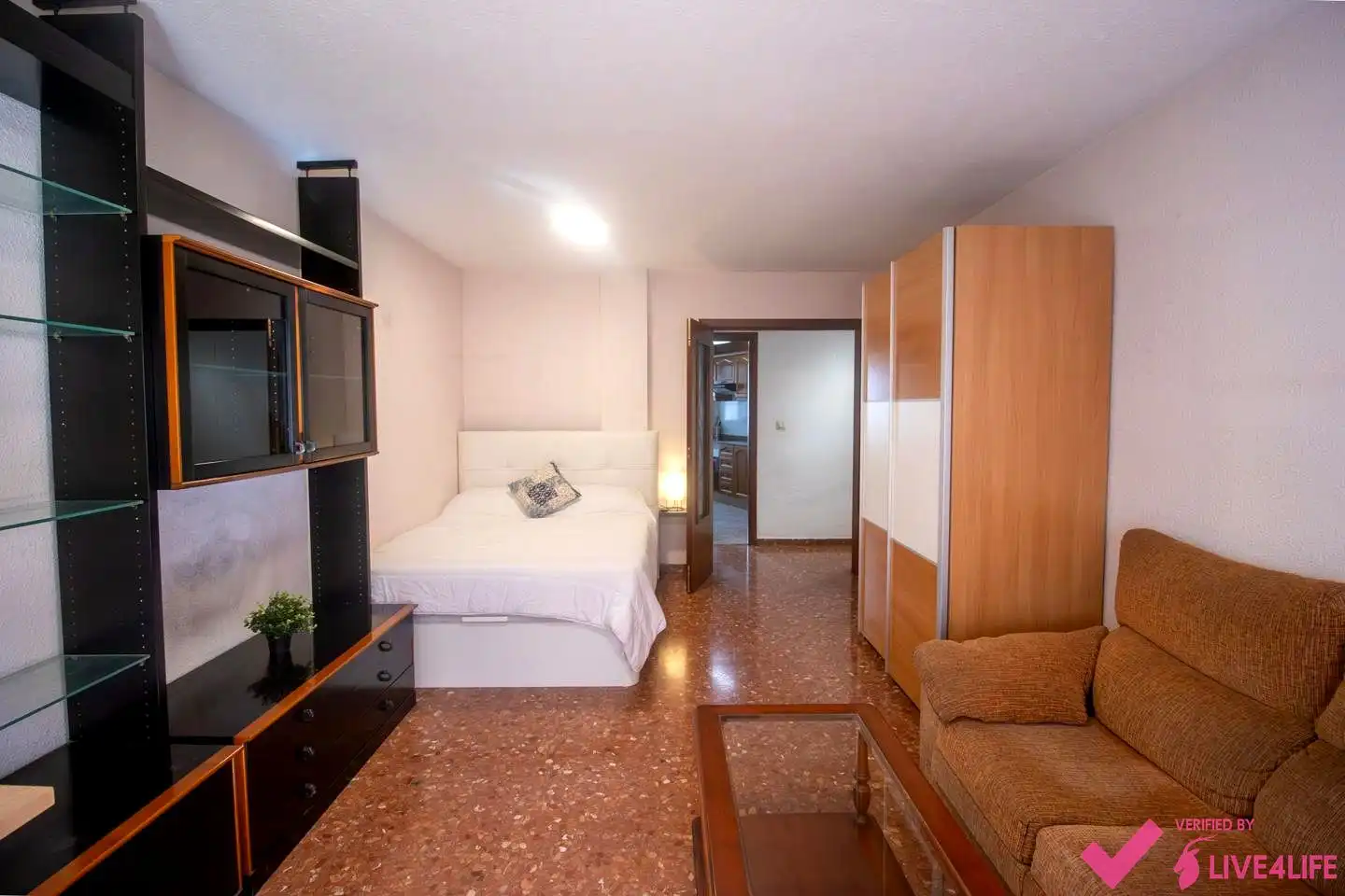 Bedroom of Flat for share in Valencia  with Air Conditioner and Furnished