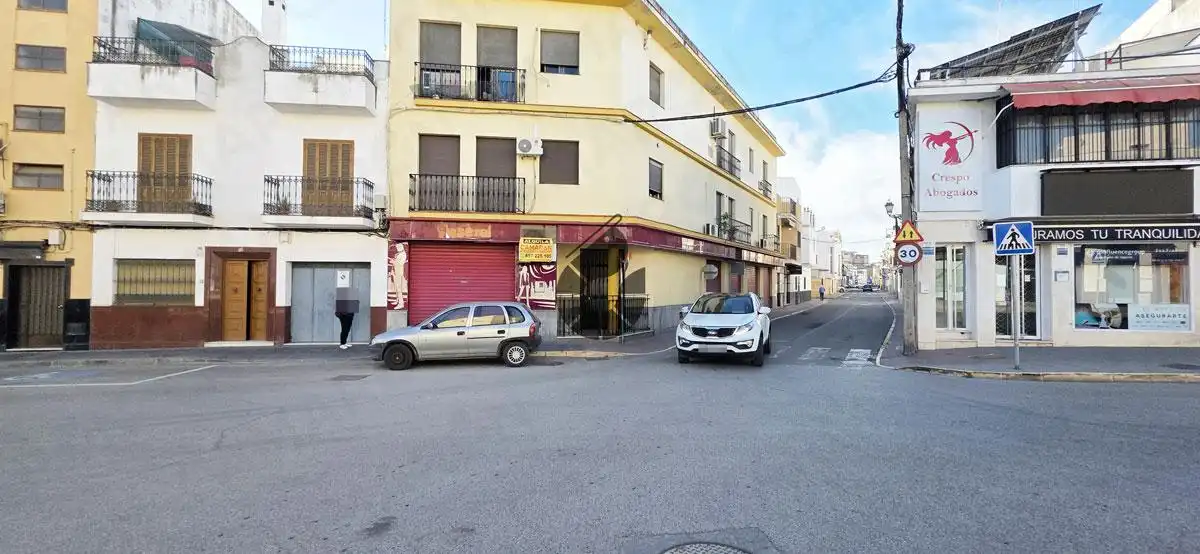 Local commercial à louer à Coria del Río