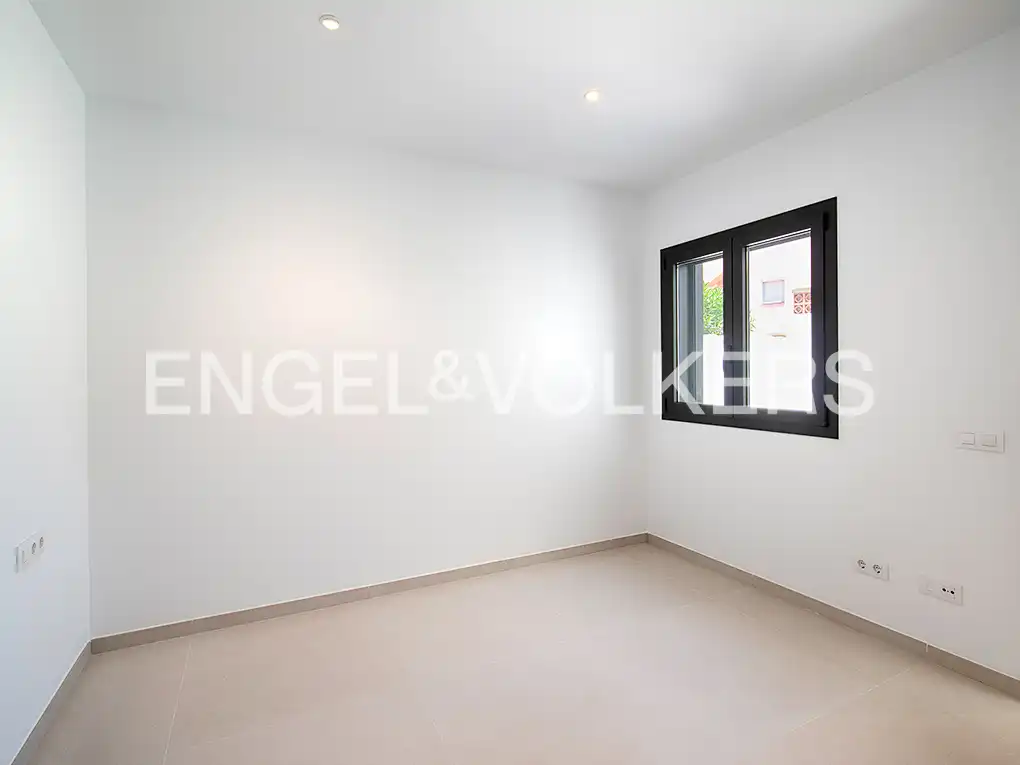 Casa pareada con terraza en venta en Carrer Requesens, imagen 15