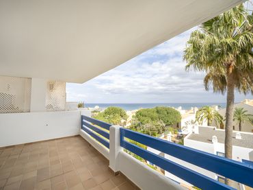 Appartement compact avec piscine à vendre à La Duquesa