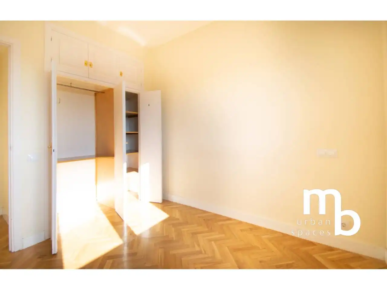 Habitación de Piso de alquiler en Madrid con Aire acondicionado, Calefacción y Parquet
