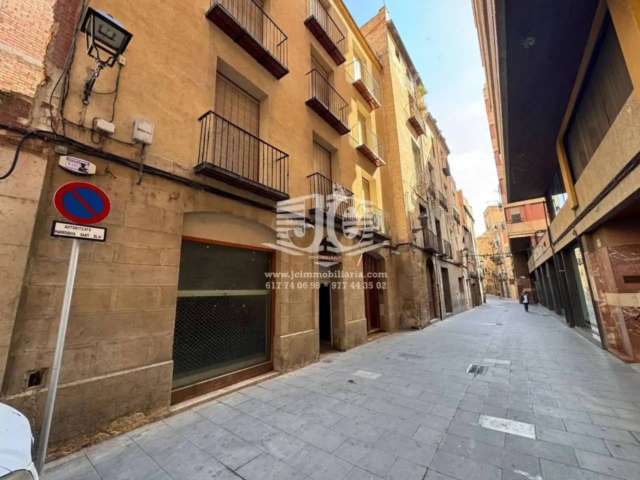 Vista exterior de Casa o xalet en venda en Tortosa amb Aire condicionat, Terrassa i Moblat