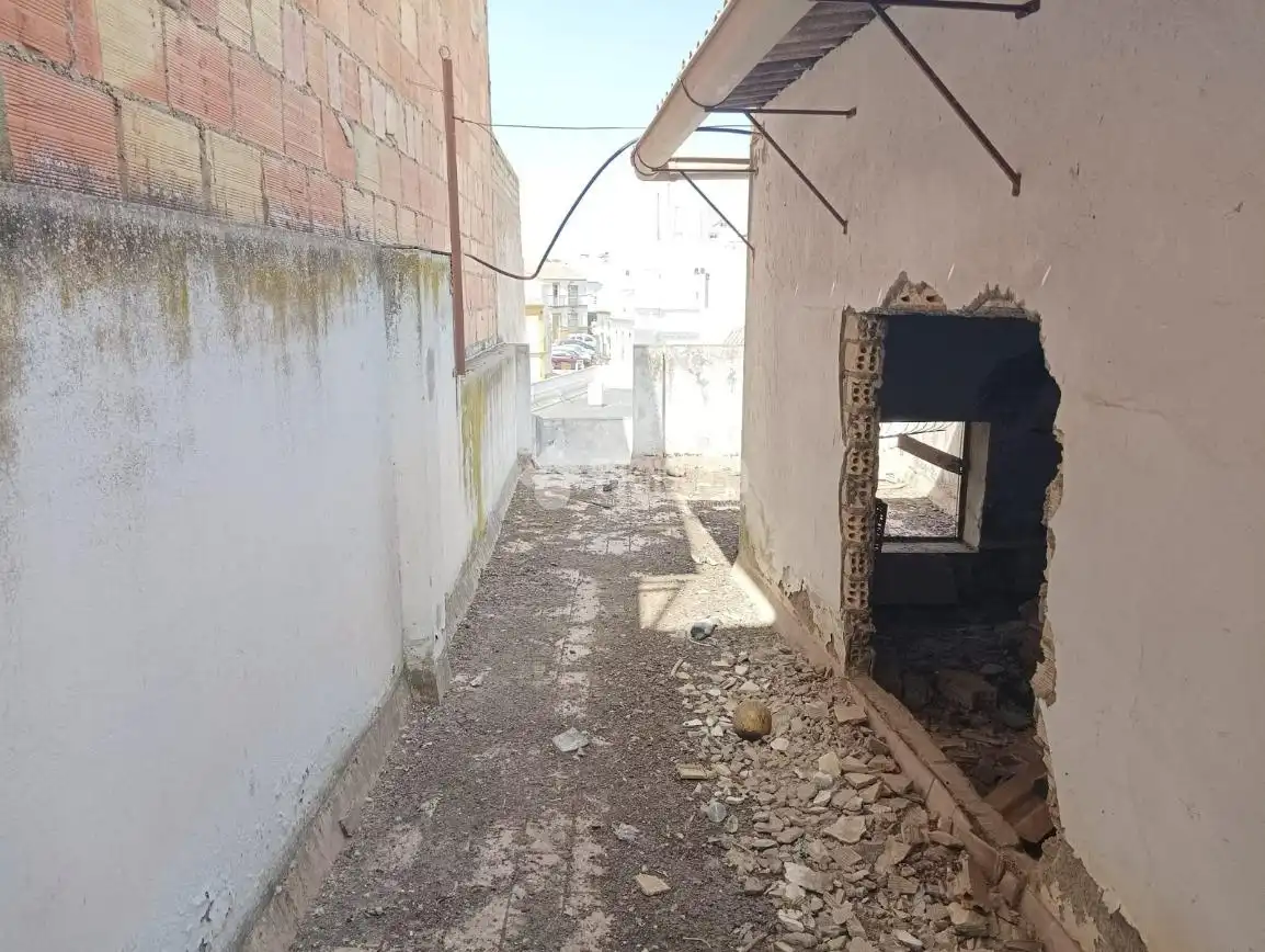 Casa adosada en venda en Arahal amb Balcó