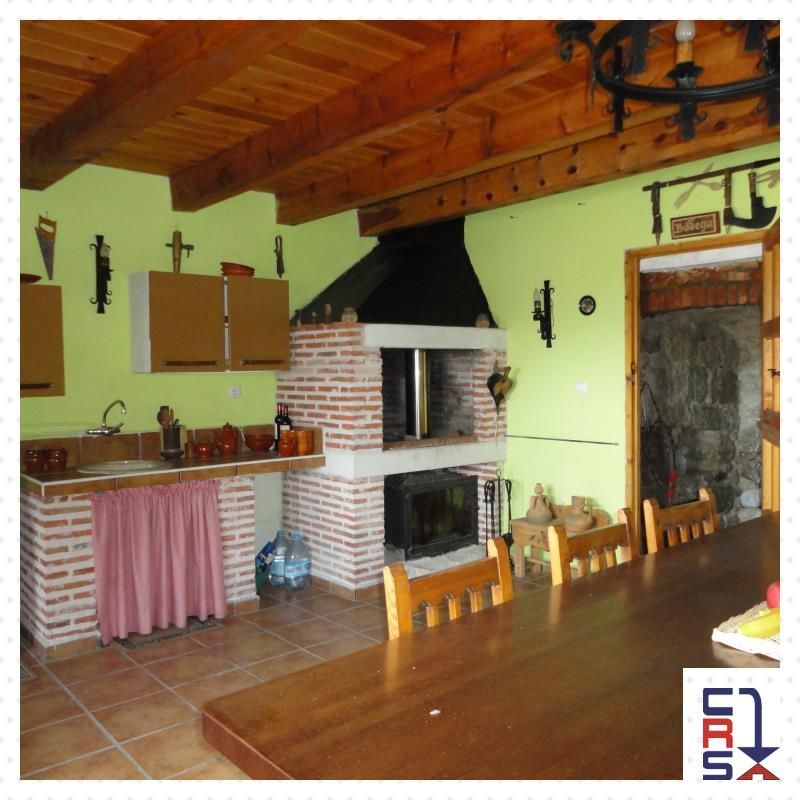 Cuina de Casa o xalet en venda en Traspinedo amb Calefacció, Terrassa i Traster