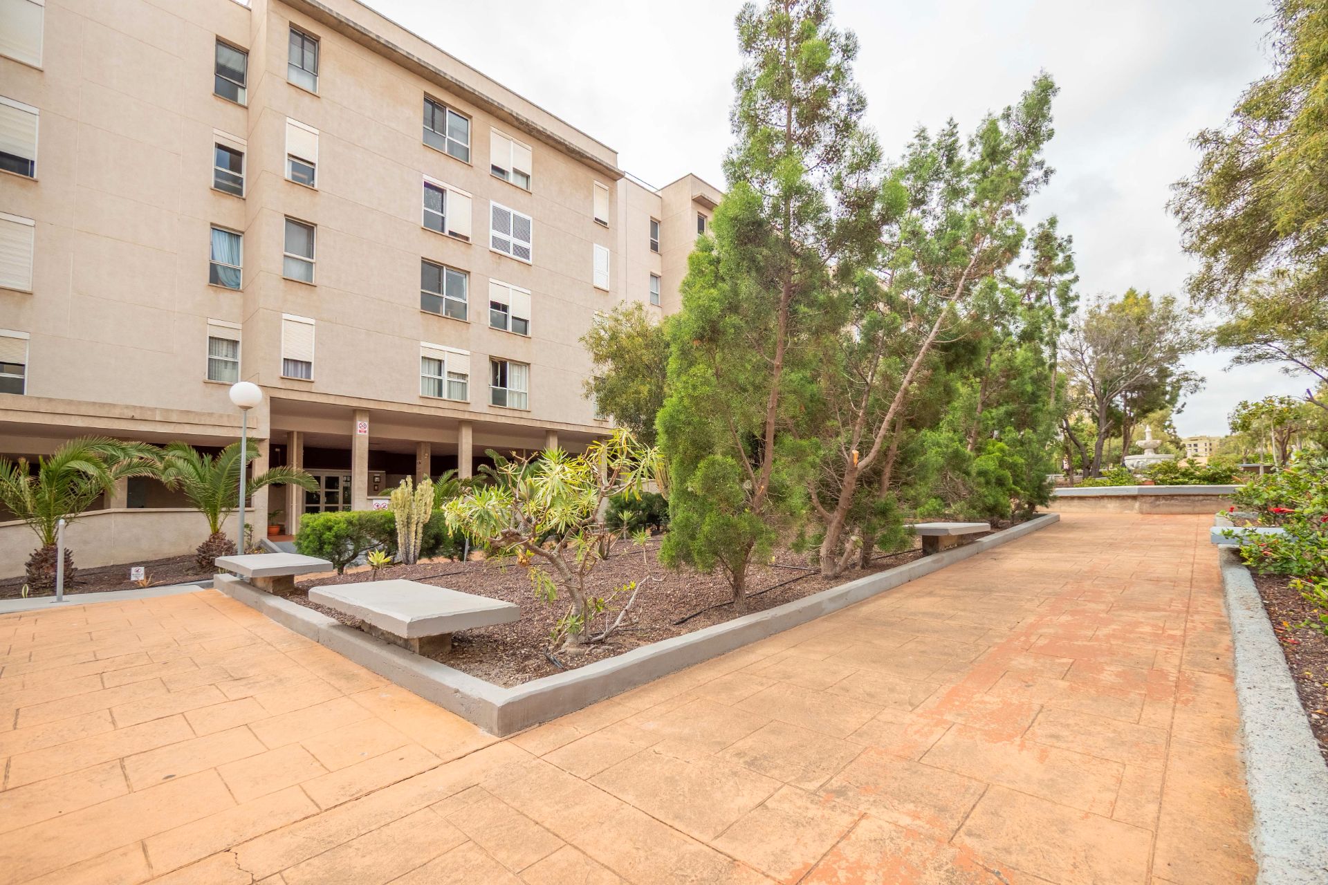 Exterior view of Flat to rent in Las Palmas de Gran Canaria  with Air Conditioner, Storage room and Furnished