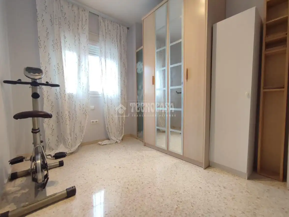Bedroom of Flat for sale in Sevilla  with Air Conditioner, Terrace and Furnished