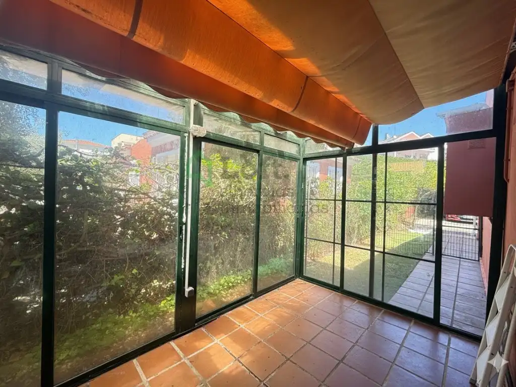 Terrassa de Casa o xalet en venda en Badajoz amb Aire condicionat, Jardí privat i Piscina