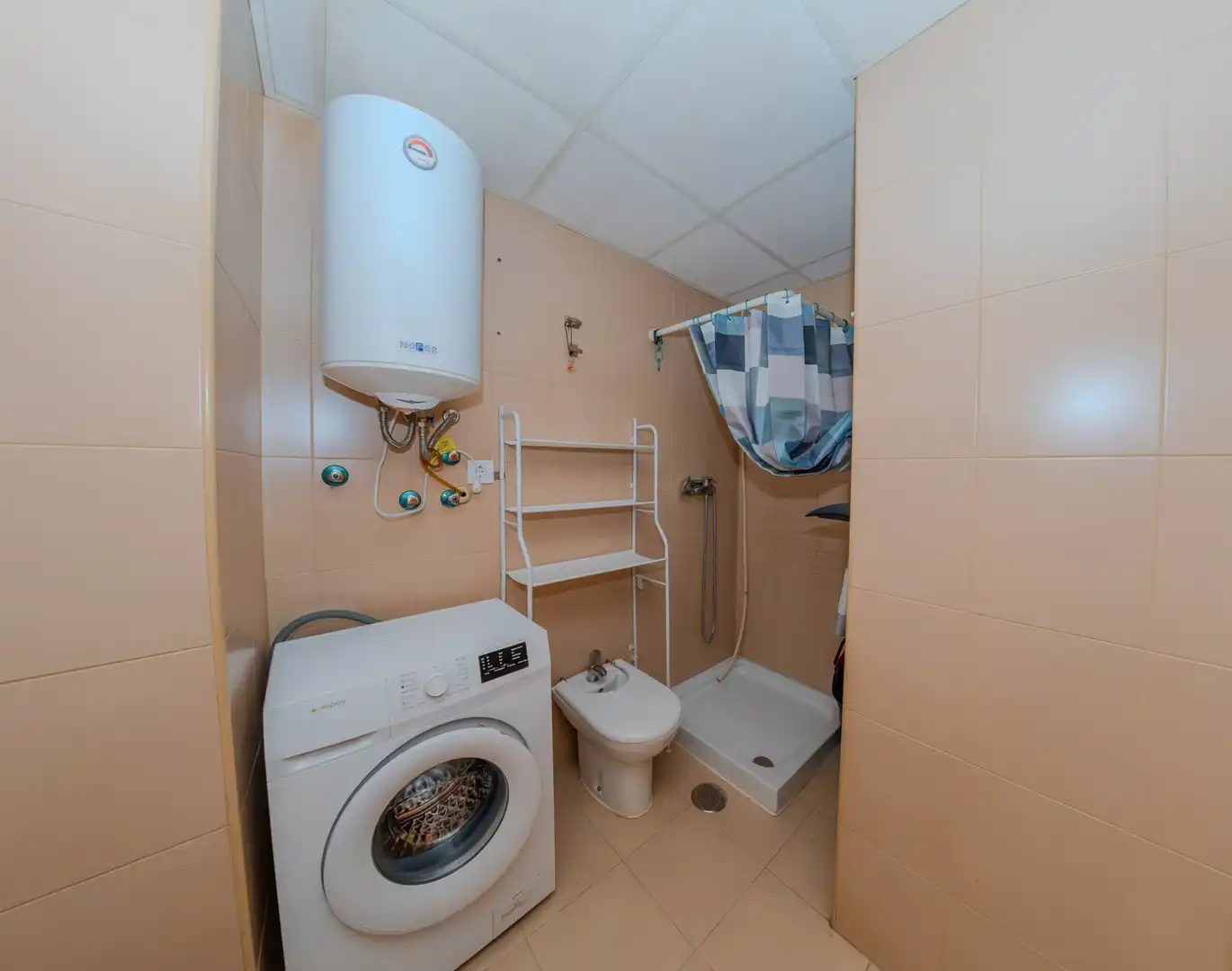 Baño de Estudio de alquiler en Murcia con Trastero y Amueblado