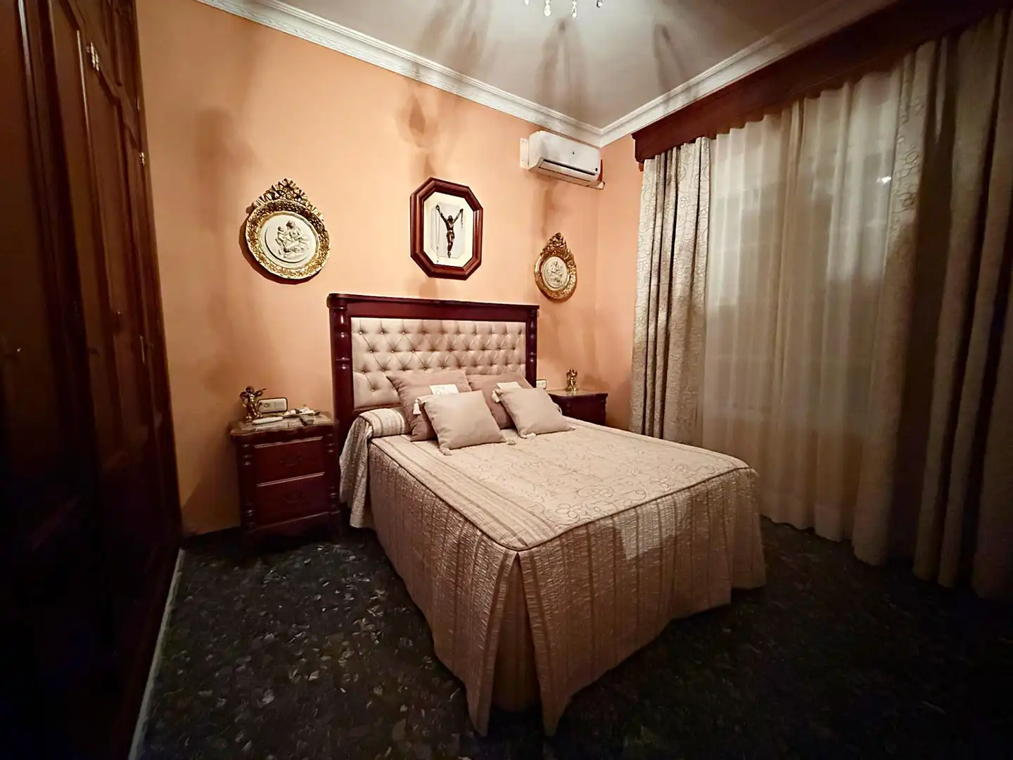 Habitación de Casa adosada en venta en Pilas con Aire acondicionado y Terraza
