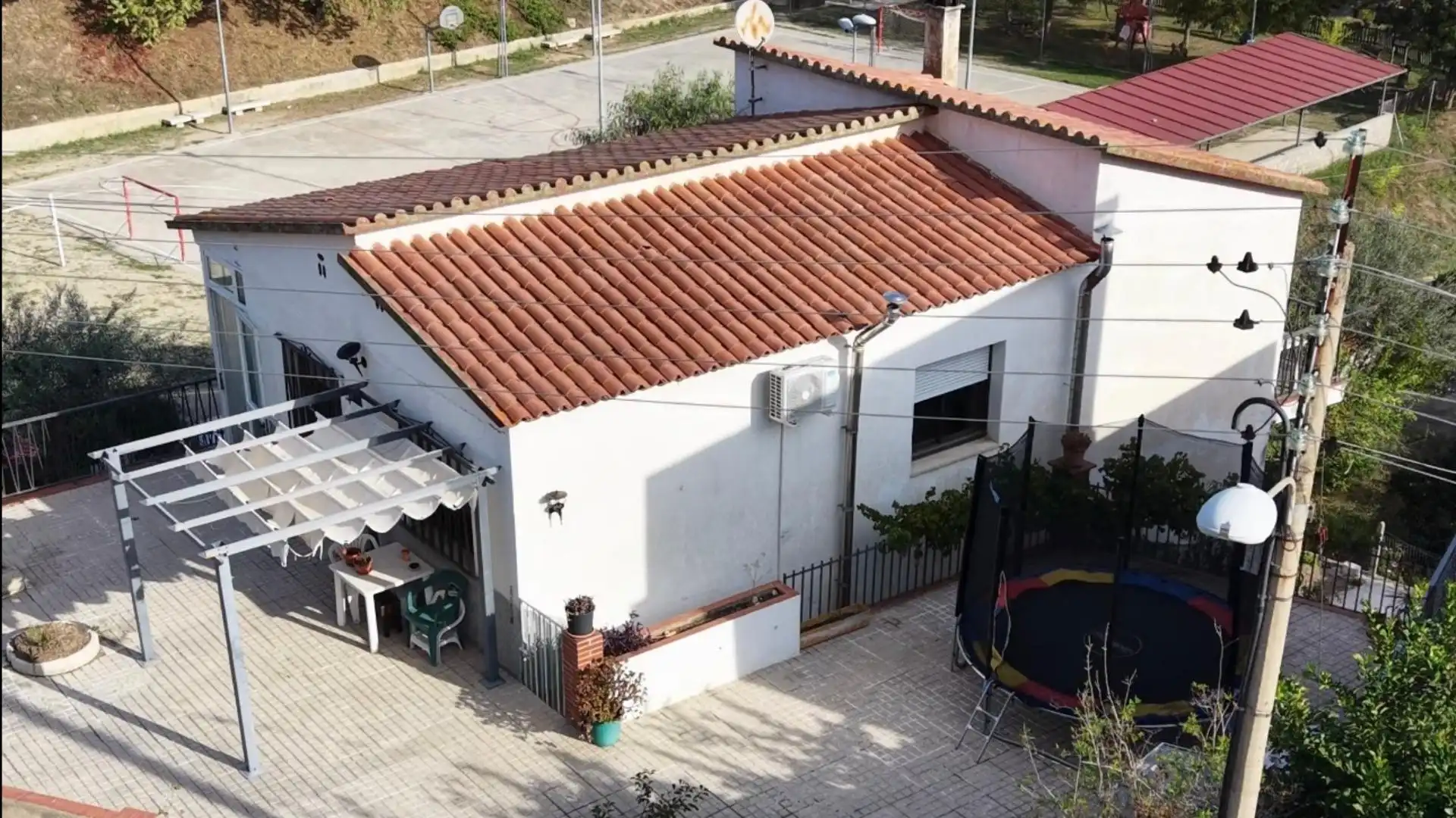 Casa con terraza en venta en Calle CAN GINFERRER (PARELLADA)