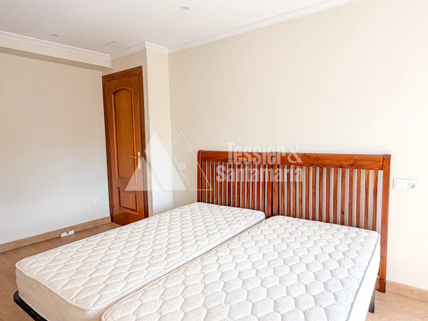Schlafzimmer von Wohnung zur Miete in Gijón  mit Heizung, Möbliert und Ofen