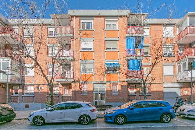 Piso en Venta en C/ Molina  en La Roureda