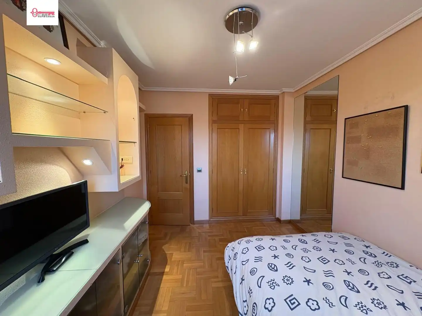 Dormitori de Pis en venda en Burgos amb Calefacció, Parquet i Traster