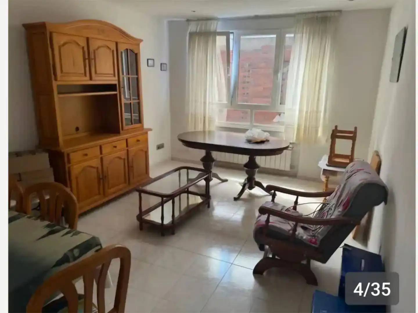 Sala de estar de Casa adosada en venta en León Capital  con Balcón