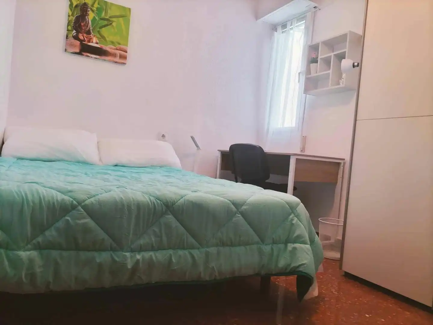 Bedroom of Flat for share in Valencia  with Furnished and Washing machine