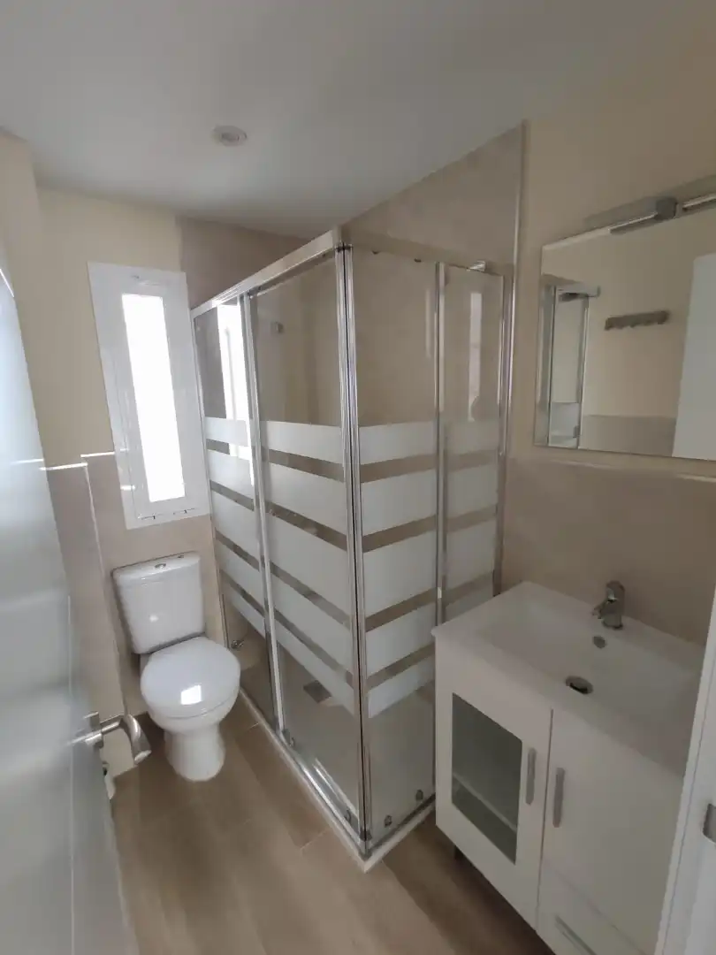 Baño de Piso para compartir en Sevilla con Aire acondicionado, Amueblado y Horno