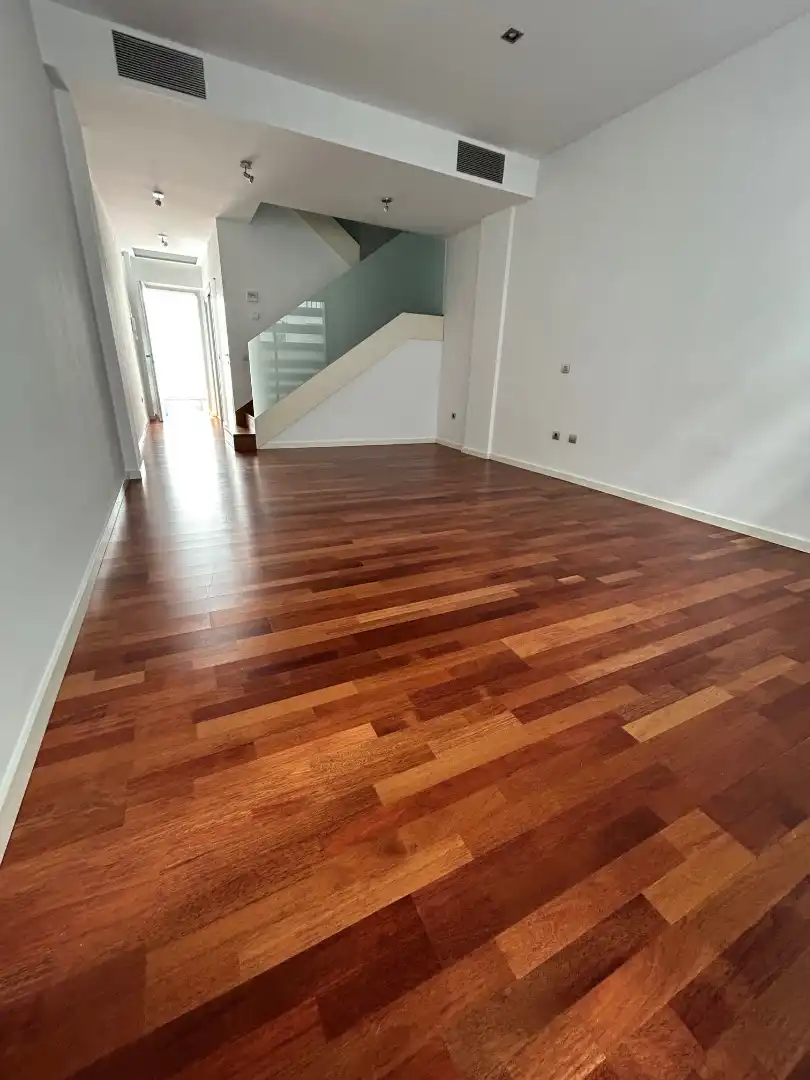 Sala de estar de Dúplex de alquiler en Sevilla con Aire acondicionado, Calefacción y Parquet