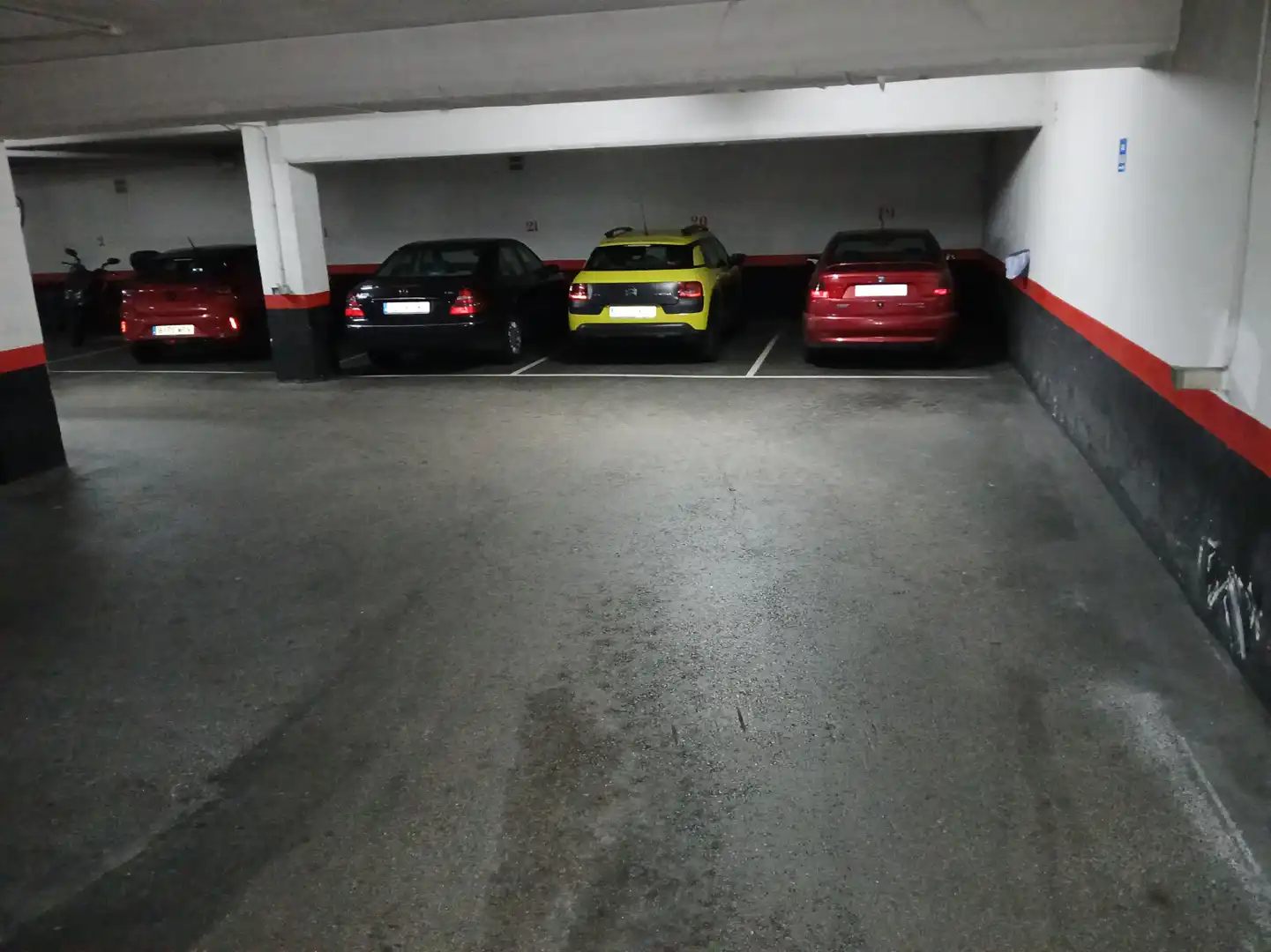 Aparcament de Garatge en venda en Gijón 