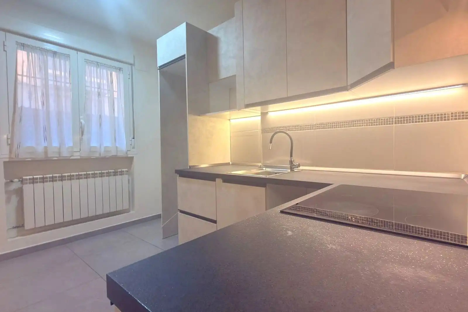 Cuina de Pis en venda en Madrid amb Calefacció i TV