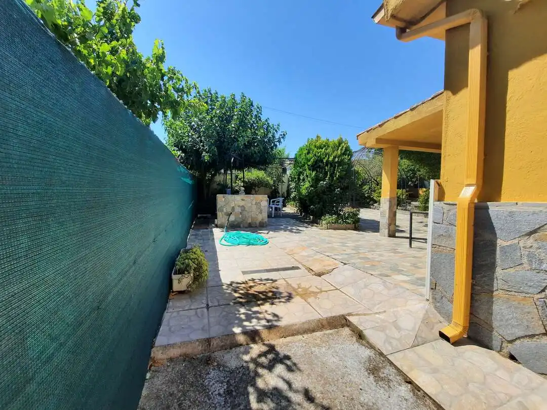 Jardín de Casa o chalet en venta en Escalona con Calefacción y Alarma