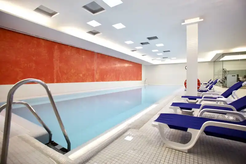 Piscina de Planta baja en venta en Sotogrande con Aire acondicionado, Terraza y Piscina