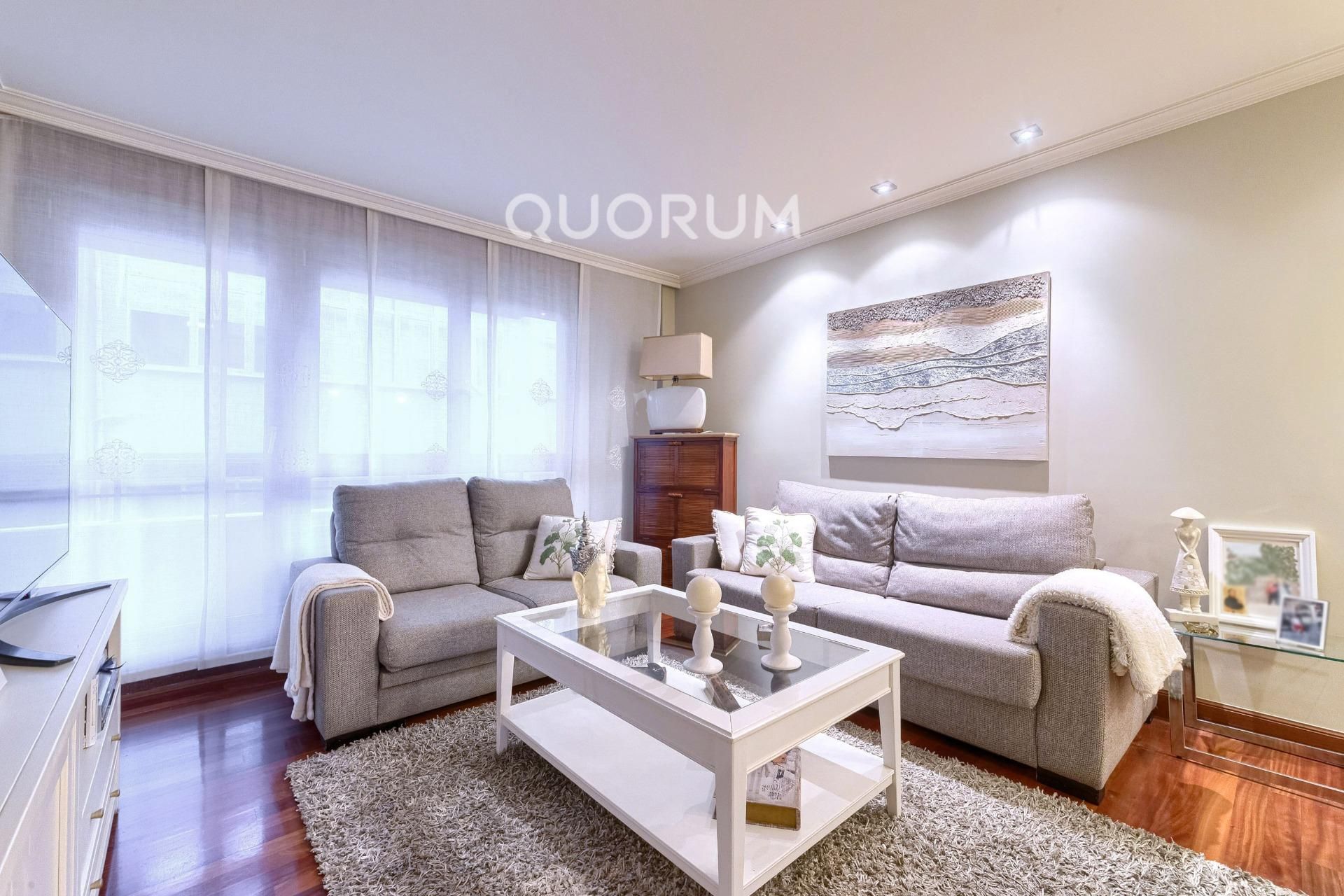 Living room of Flat for sale in Basauri   with Heating, Terrace and Storage room